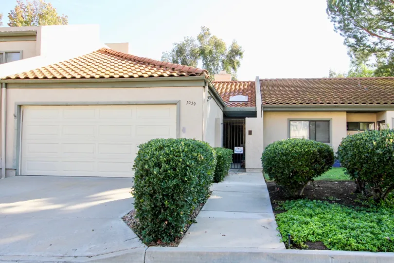 small and most attractive house with beautiful garden comfortable climate visit with family in weekend