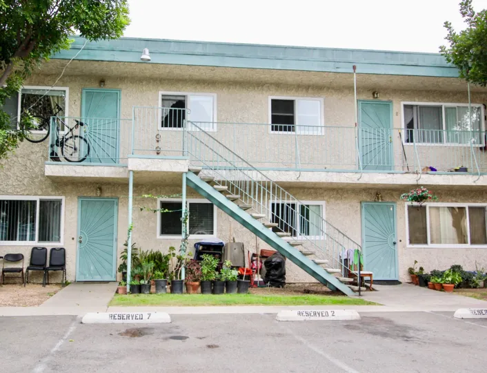 Tastfully built Apartments and Parkings Space in the Community of Sunshine Terrace, El Cajon, California