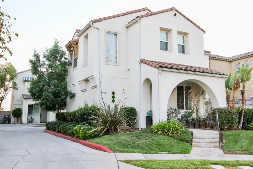 most attractive house comfortable climate and long and clean way and garden visit with family in weekend