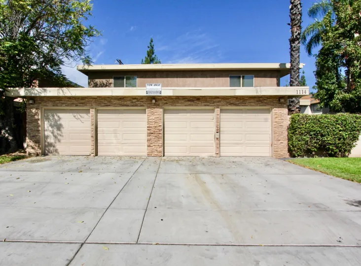 A BEAUTIFUL BIG VILLA AND HAVING A NICE WINDOWS LOT OF TRESS