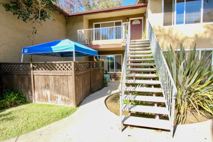 A BEAUTIFUL BIG VILLA AND HAVING A NICE WINDOWS LOT OF TRESS