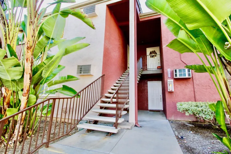 most attractive fabulous house with balcony and beautiful garden with clean way and comfortable climate visit with family in weekend