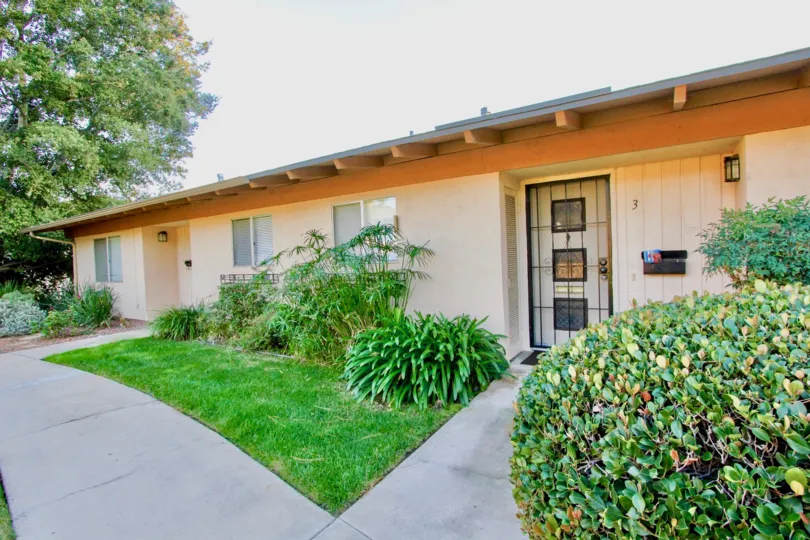 small and beautiful most attractive house with beautiful tree with comfortable climate visit with family in weekend