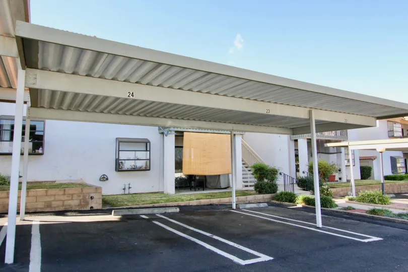 Bernardo Hills Apartments with carports in Escondido, California