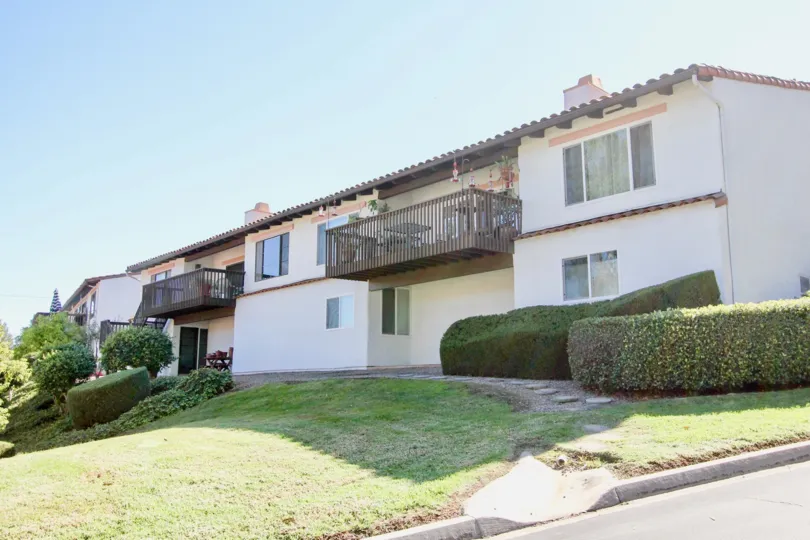 Buena Ventura  ,: Escondido , California,trimmed bushes,lawn