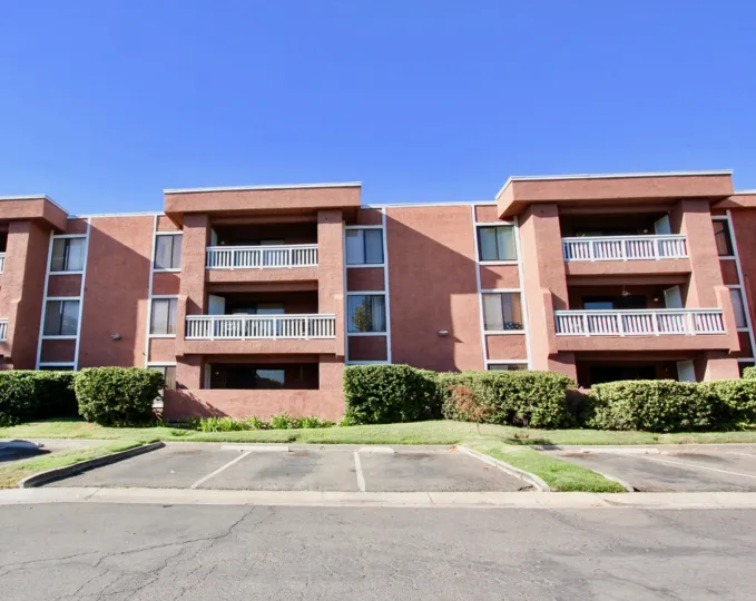 Community: Escondido Village  City: Escondido  State: California