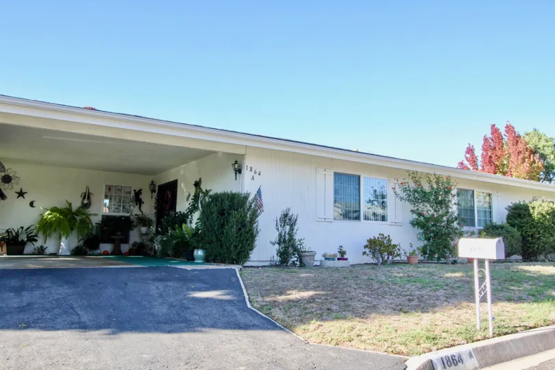 White house at Fairway Park in Escondido California