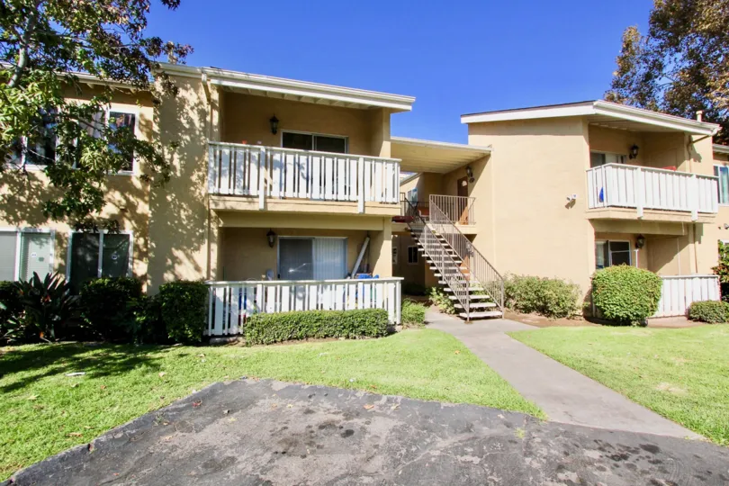 Hampton Place  : Escondido California,beige building, lawn