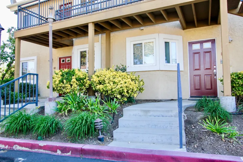 Vibrant indoor plants with portico in Heritage at Canyon Point.