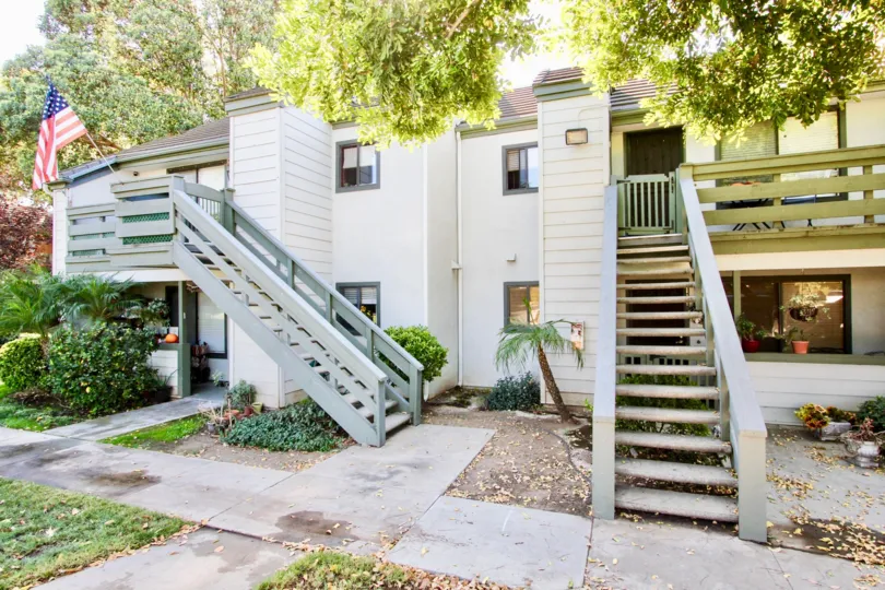 Hidden Glen , Escondido., California, white building,trees
