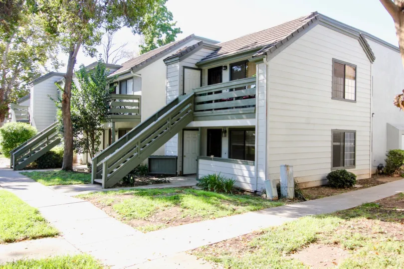 Two story town homes at Hidden Glen in Escondido California
