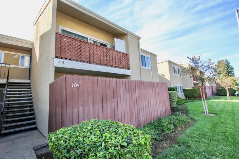 Community: Midway North  City: Escondido  State: California