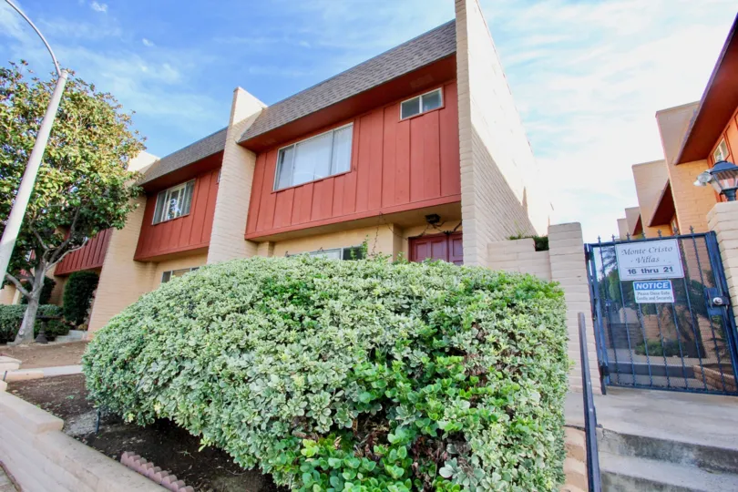 Community: Monte Cristo Villas  City: Escondido  State: California