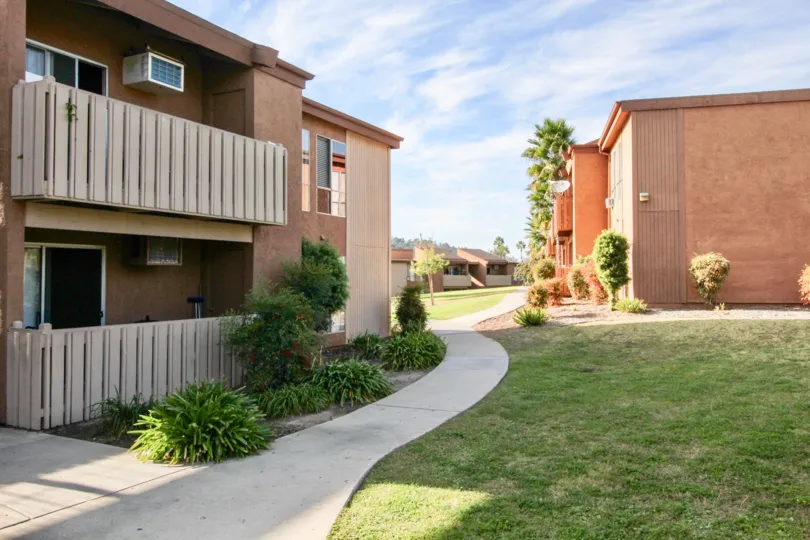 Rock Springs East , Escondido ,: California, lawn,curved pathway