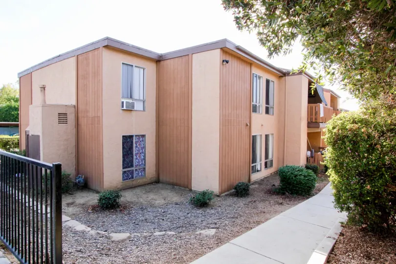 Community: Rock Springs West  City: Escondido  State: California