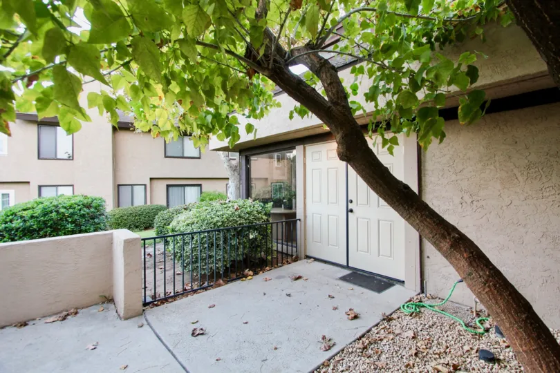 tree covered entryway to skylark terrace in escondido california