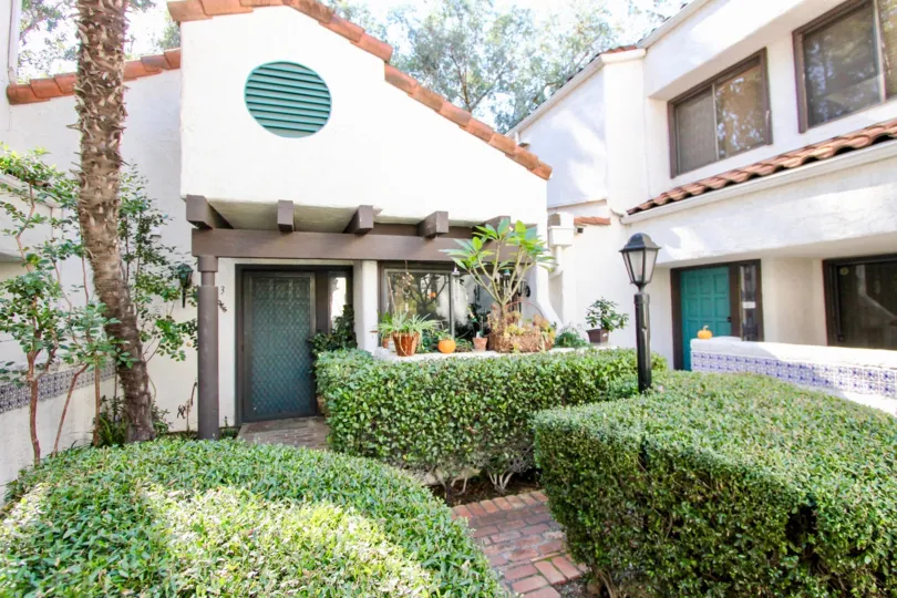 Sunset Woods Apartments located in Escondido, California