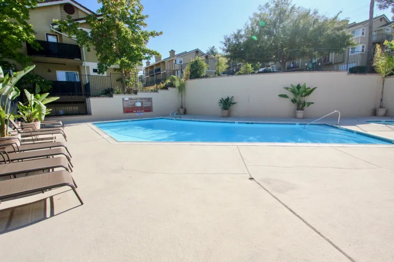 The Heritage indeed, Superbly clean Swimming pool area of Escondido, California