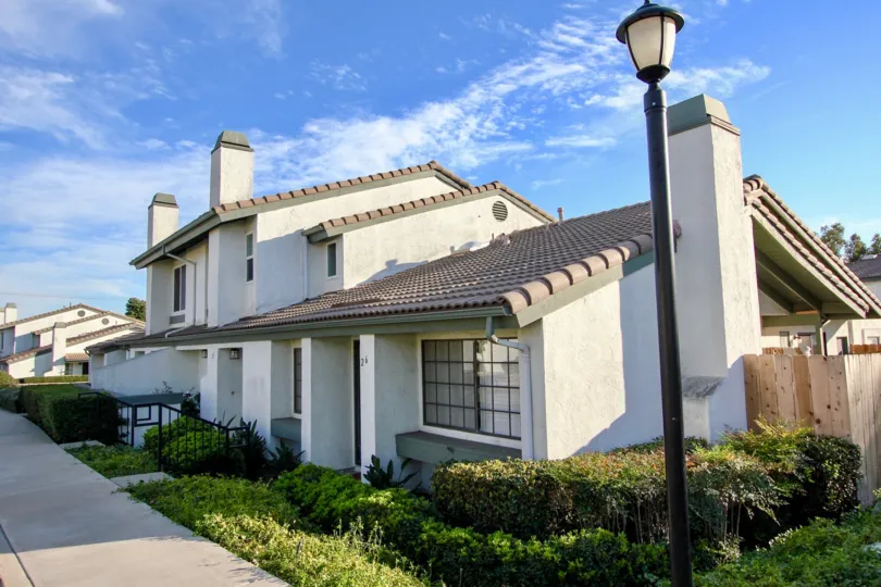 Street light in front of housing at Westwinds in Escondido California