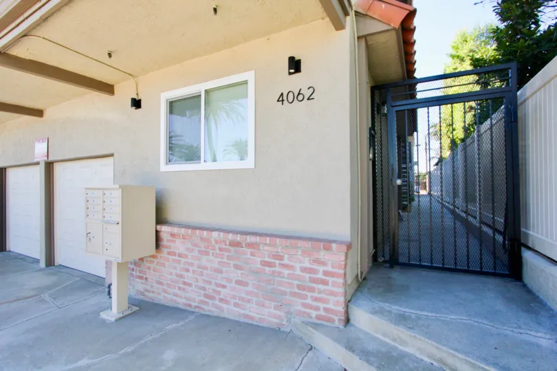 A multi family home in Hillcrest California with ally way and mailbox