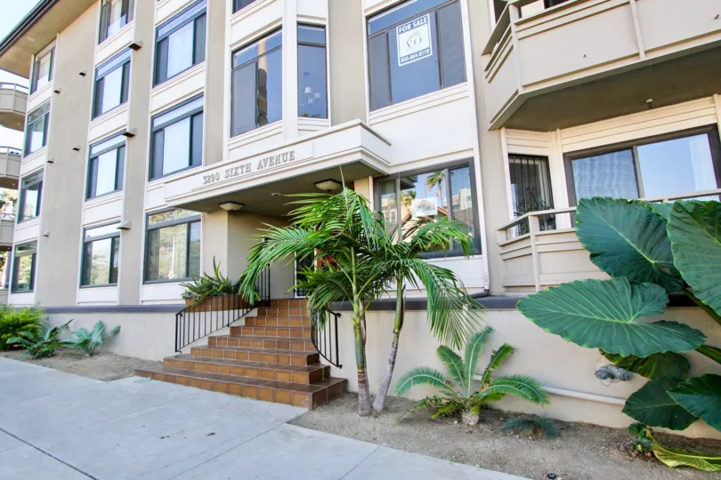 3290 Sixth avenue for sale with many apartment and rooms at balboa park terrace, hillcrest, california