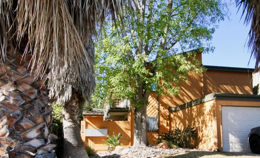 Real estate looks amazing at Centre St I wouldnt expect anything less from Hillcrest, California