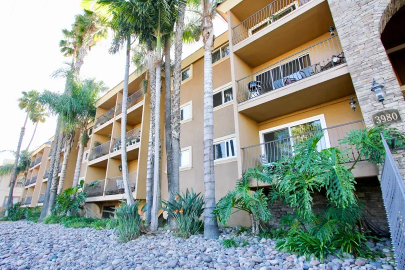 enjoy pleasure at Cliffbridge Estates in Hillcrest, California
