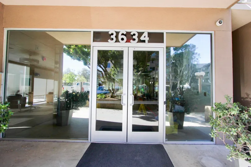 THE 3634 APARTMENT IN THE CORAL TREE PLAZA WITH THE FLOWER POT, PLANTS