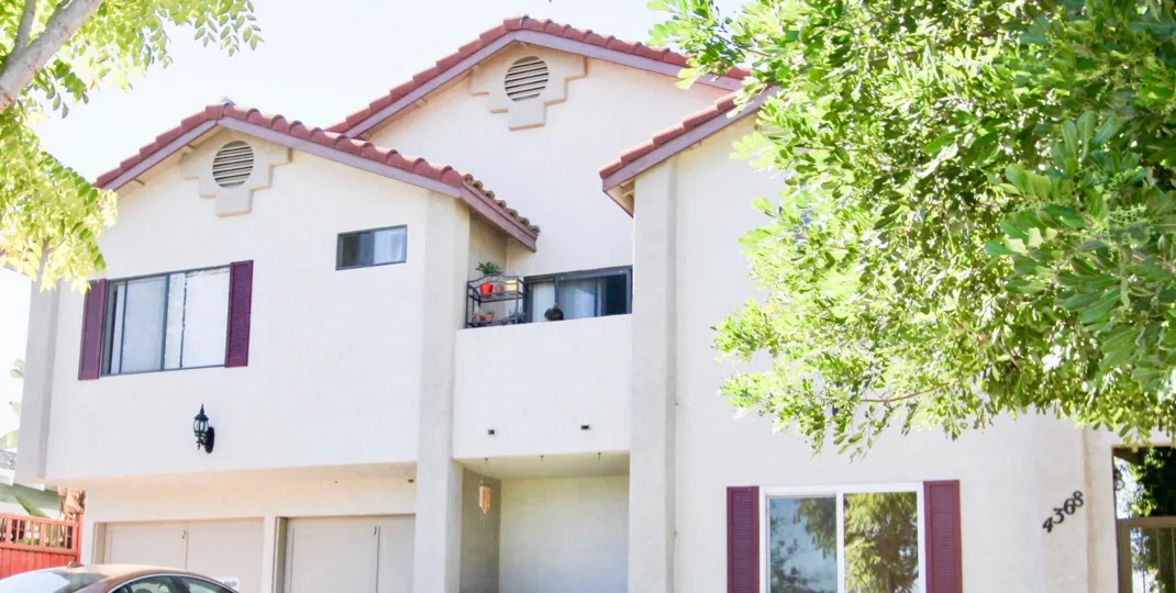 THE 4368 APARTMENT IN THE GEORGIA HEIGHTS WITH THE BALCONI, CAR PARKING, TREES