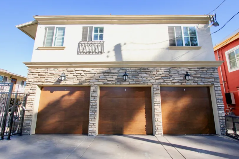 A two-storey apartment with three-car garage in the Hillcrest 19 neighborhood.