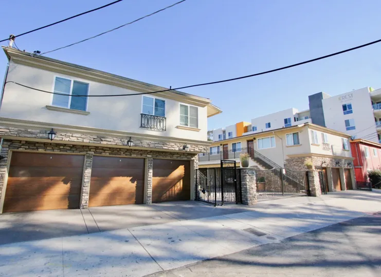 the hillcrest 19 is a cable house of the hillcrest city in california