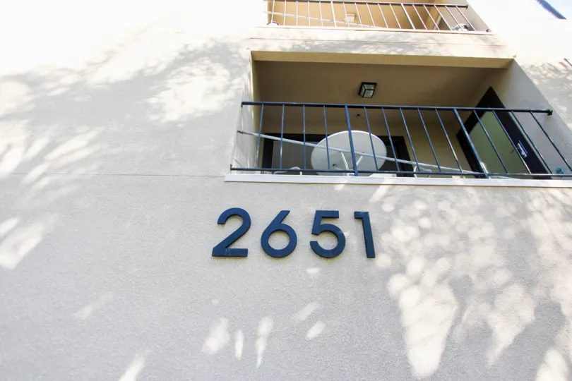 THE 2651 APARTMENT IN THE MAPLE FRONT WITH THE DISH ANTENNA