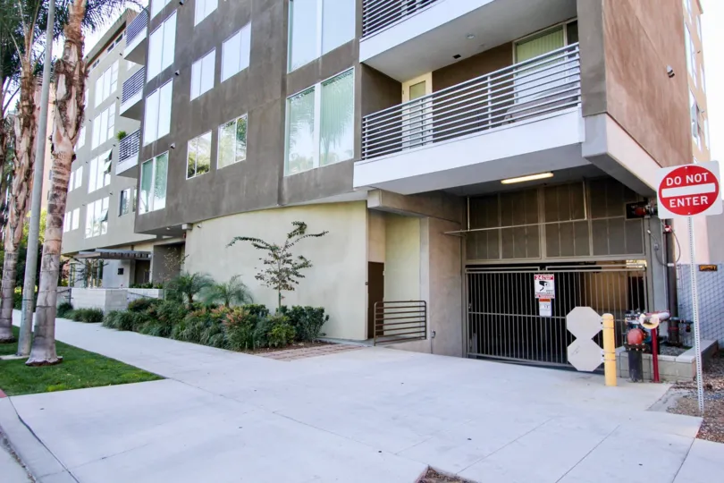 Ample of space with appropriate security of a villa in Park at Sixth of Hillcrest