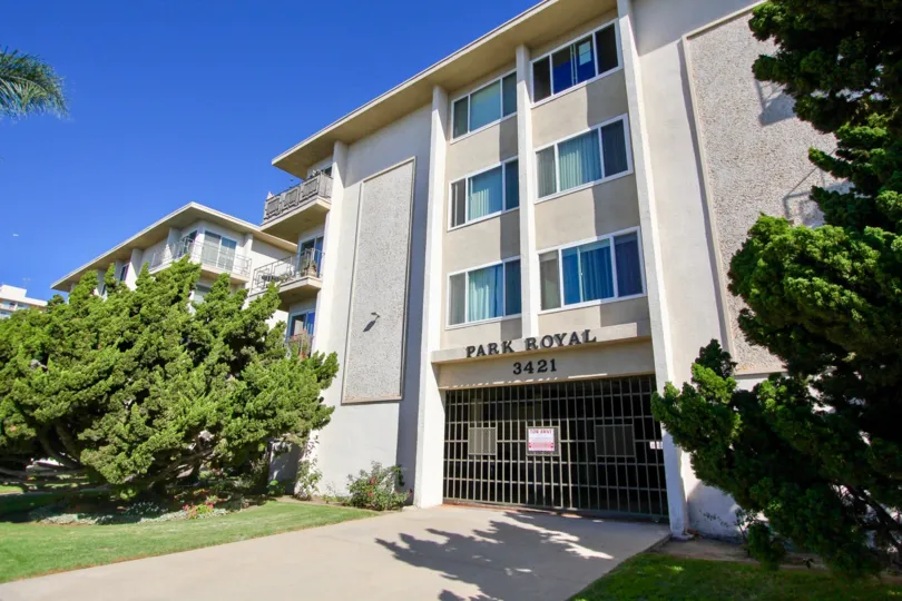 The number mentioned the Apartment in Park Royal with 3421 with trees in meadow