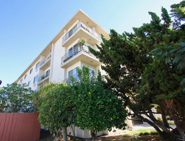 Gree Trees around apartment in Park Royal of Hillcrest