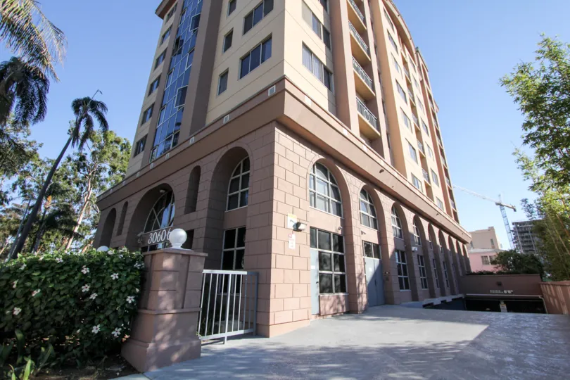 The Apartment in Park west has many floors with plants and bushes with flowers