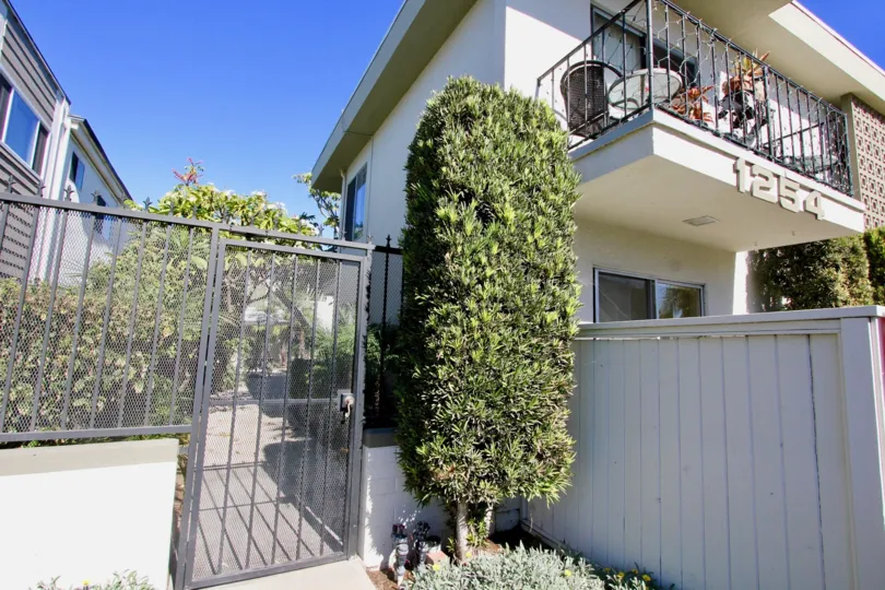 beautifull enjoyment at Robinson Ave Villa in Hillcrest, California