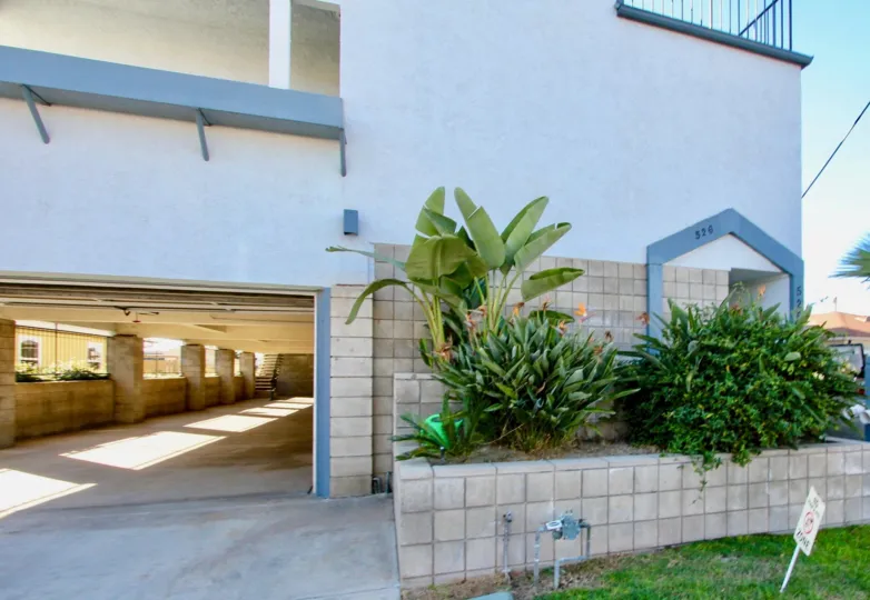 a building featuring its parking in Alejandra, Imperial Beach at California