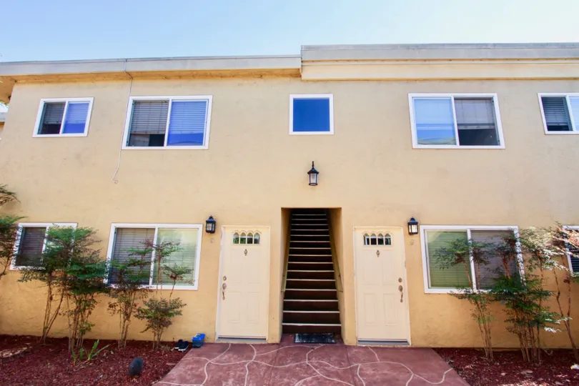 Live comfortably in Holly Avenue Condos in Imperial Beach, CA outside of San Diego.
