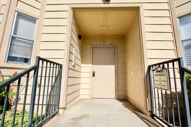 Live comfortably and affordably in Imperial Beach's own Holly Manor outside of San Diego.