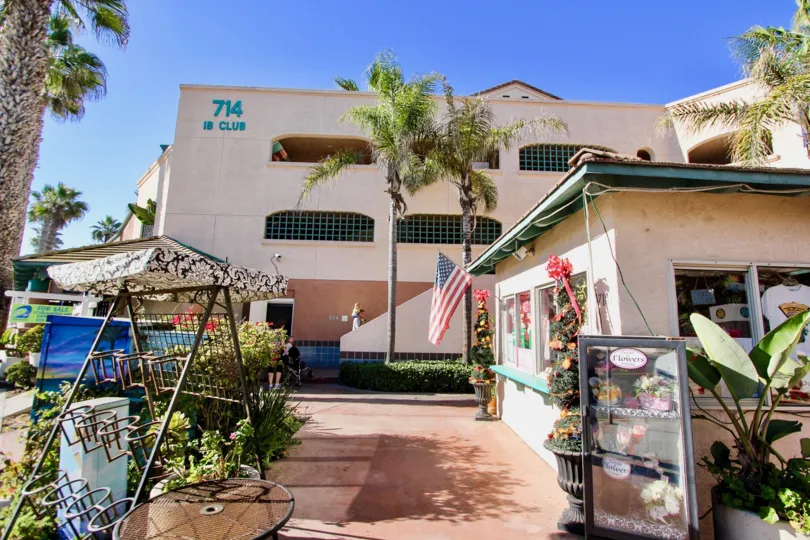 nice and most attractive Imperial Beach IN CALIFORNIA MOST ATTRACTIVE AND PEACEFUL Imperial Beach Club with beautiful garden clean way looking every where greeneryvisit with family in weeken
