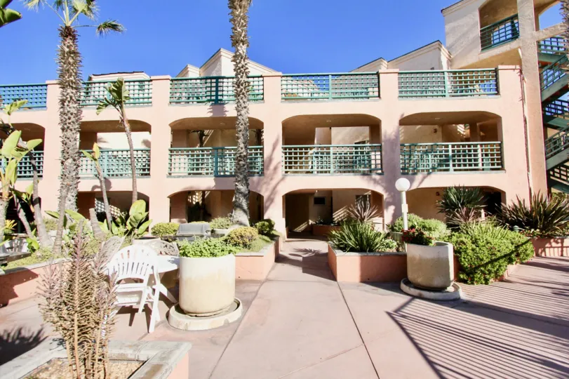 most attractive Imperial Beach Club comfortable climate and long and clean way and beautiful garden visit with family in weekend