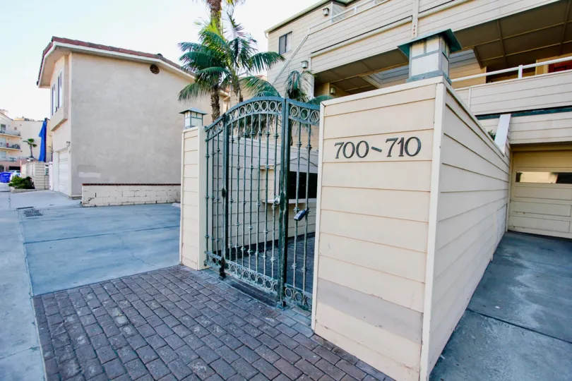 On morning, Ocean Palms has a apartment with trees and number 700-710