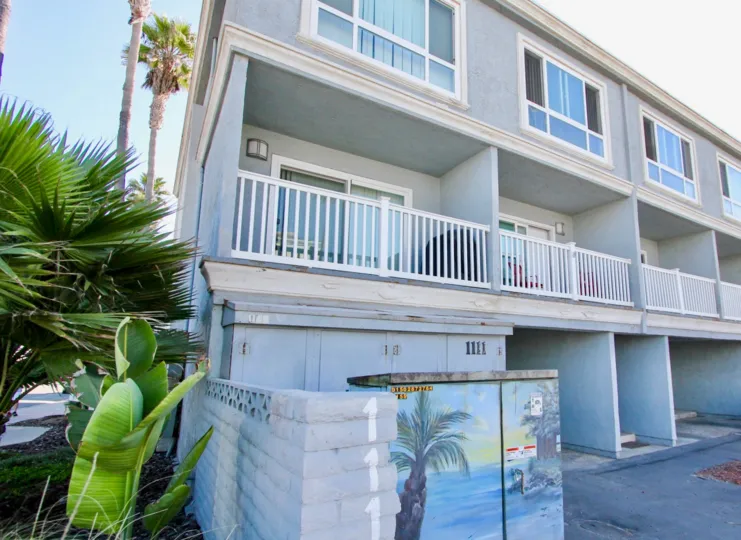 The Sea Village family home looks beautiful with beautiful colors