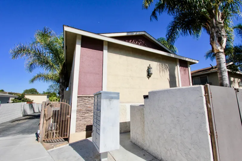 A sunny day in the gated community of Seabreeze Gardens