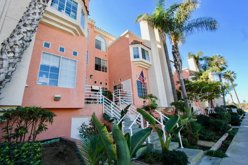 nice and most attractive Seaside Villas with beautiful garden clean way looking every where greeneryvisit with family in weeken