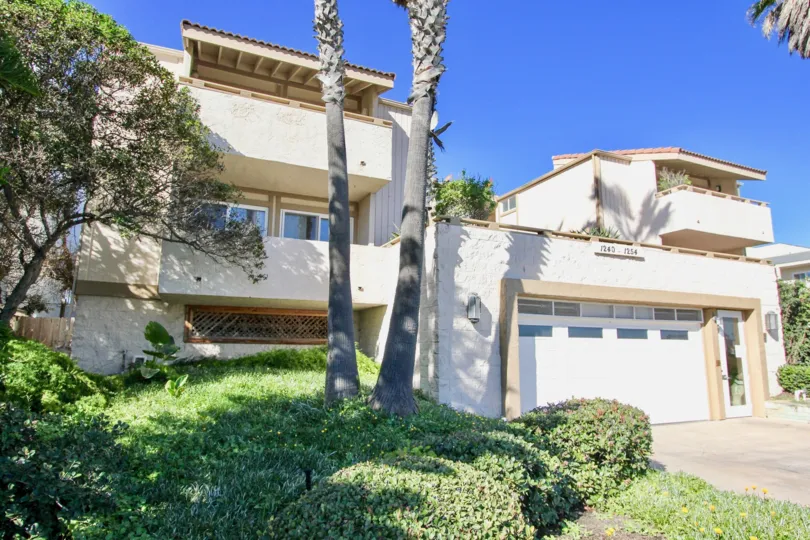 Multiple unit living arrangement located on southwesterly Shore.