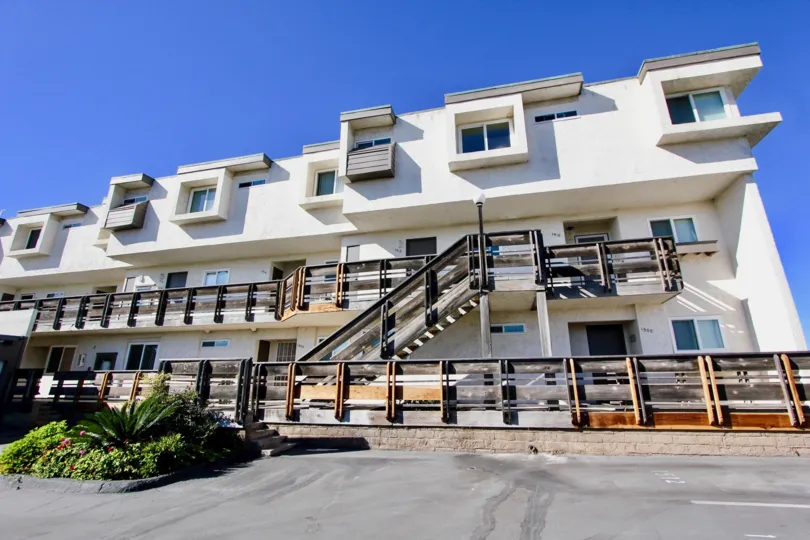 A sunny morning in the Vista Del Coronado area apartments stairs railings