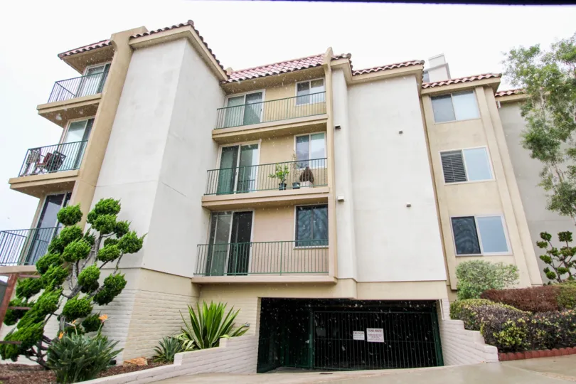 Overlaped balcony with land scaped garden in Coast Regency.