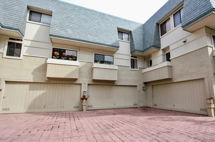 del charro woods is a amazing house top side of the house is very cute
